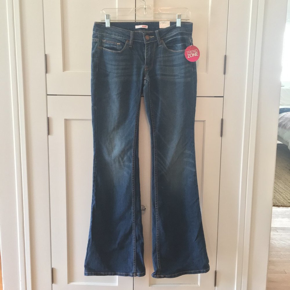 NWT BONGO Flare size 5 Jeans
